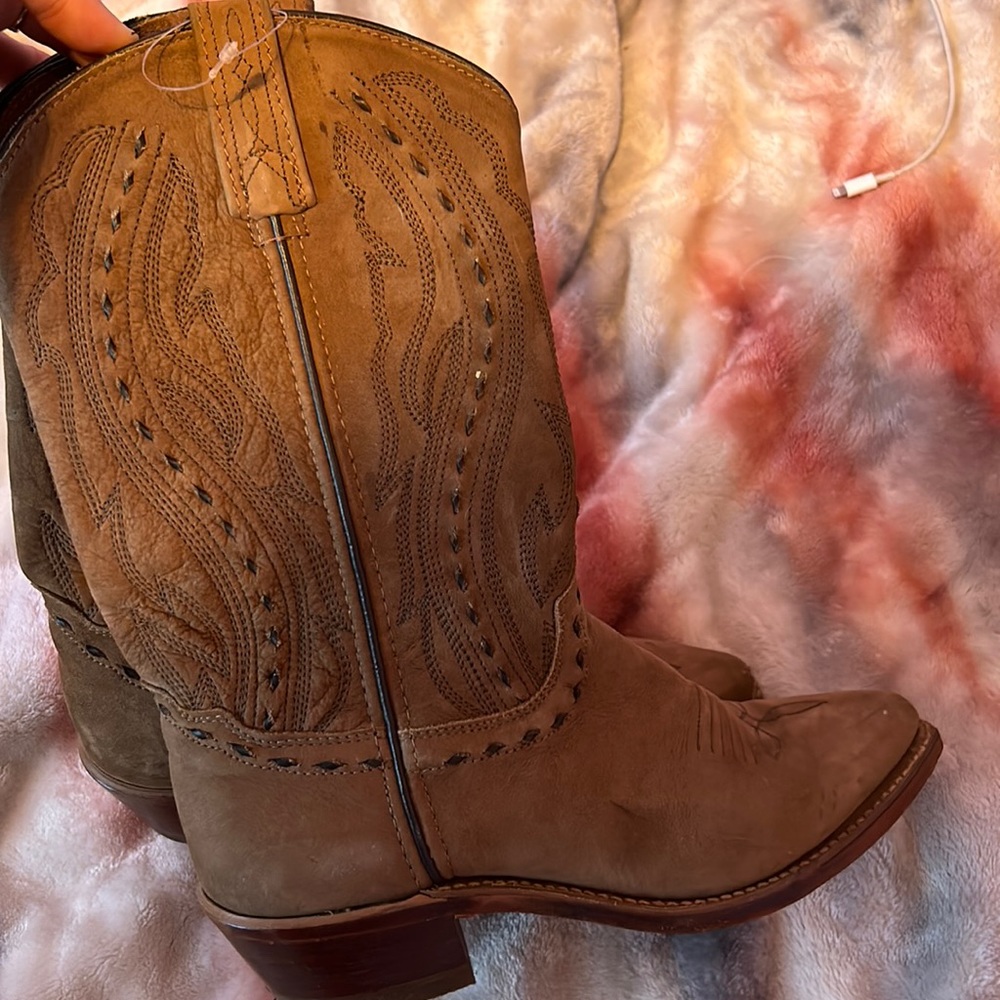 Apache boots hardly worn size 8 with leather upper material